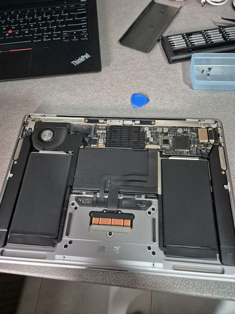 Laptop repair and MacBook service check in Singapore